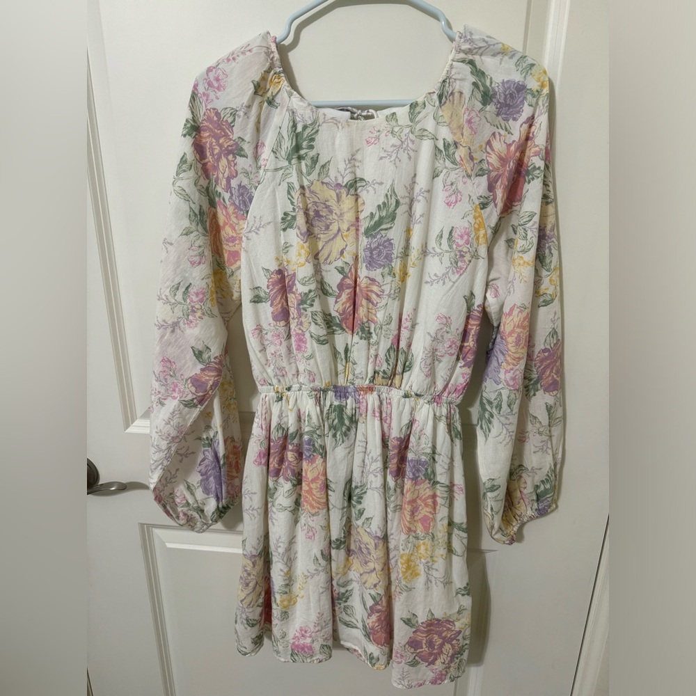 Balloon-sleeved Open-backed Dress. size S
